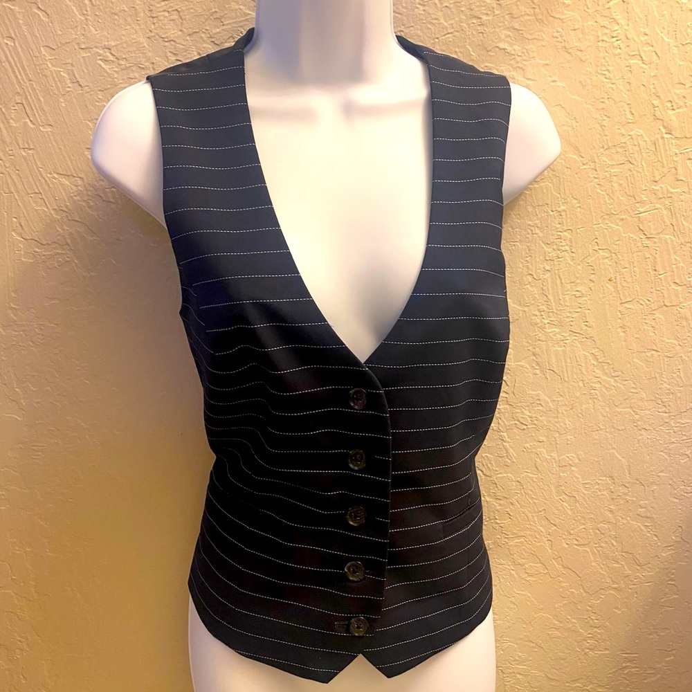 Super cute banana republic vest
